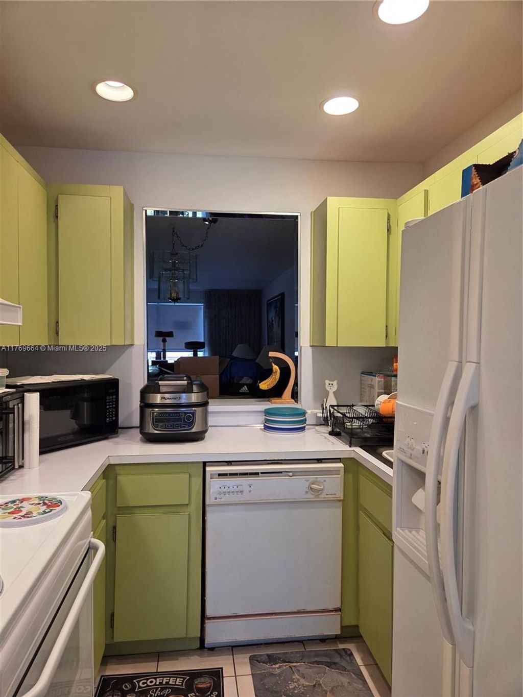 Photo of 1021 Mockingbird Ln #411, Plantation, FL 33324 (MLS # A11769664)