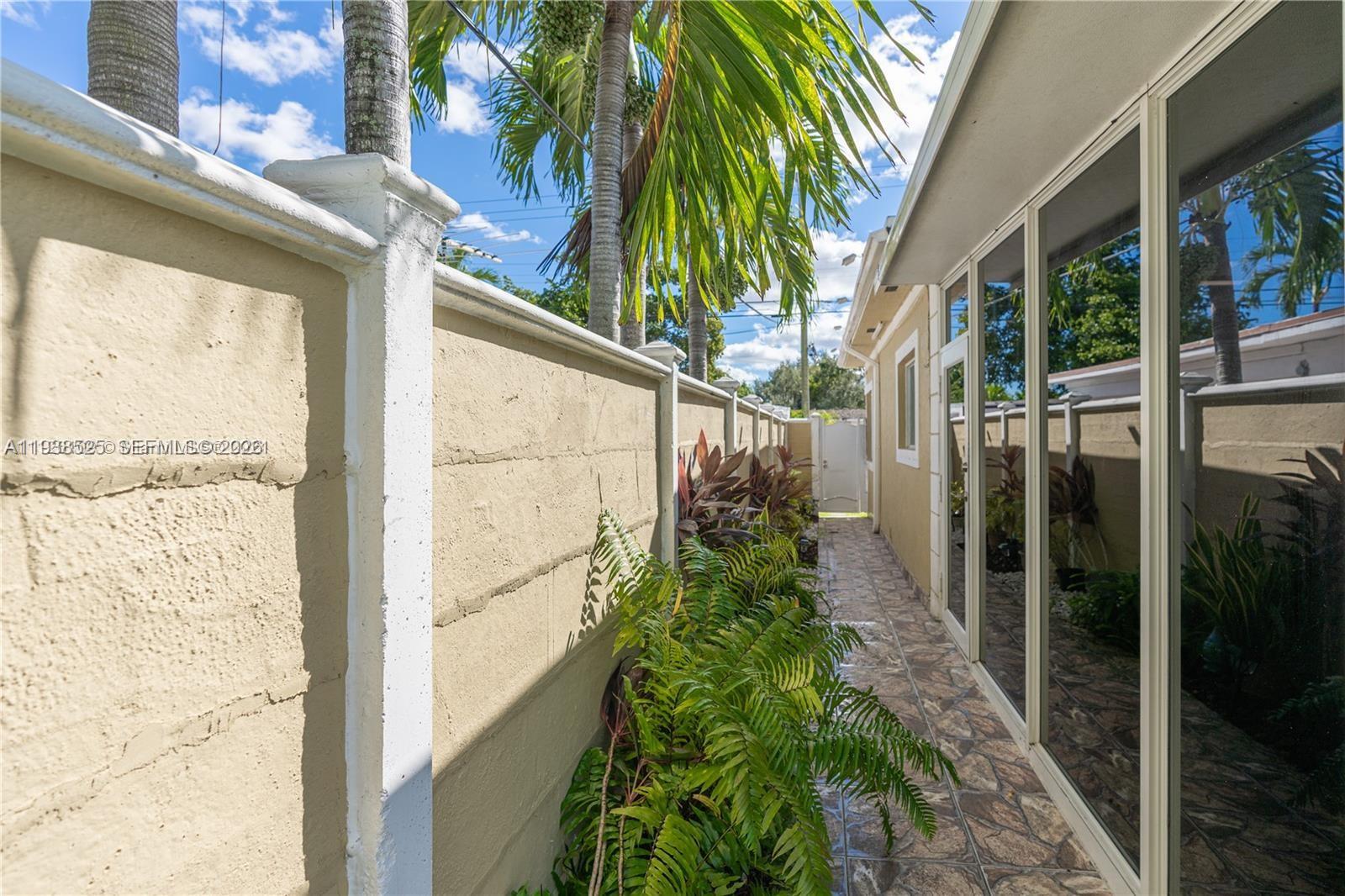 TAMIAMI ACRES PLAN 1 - Residential