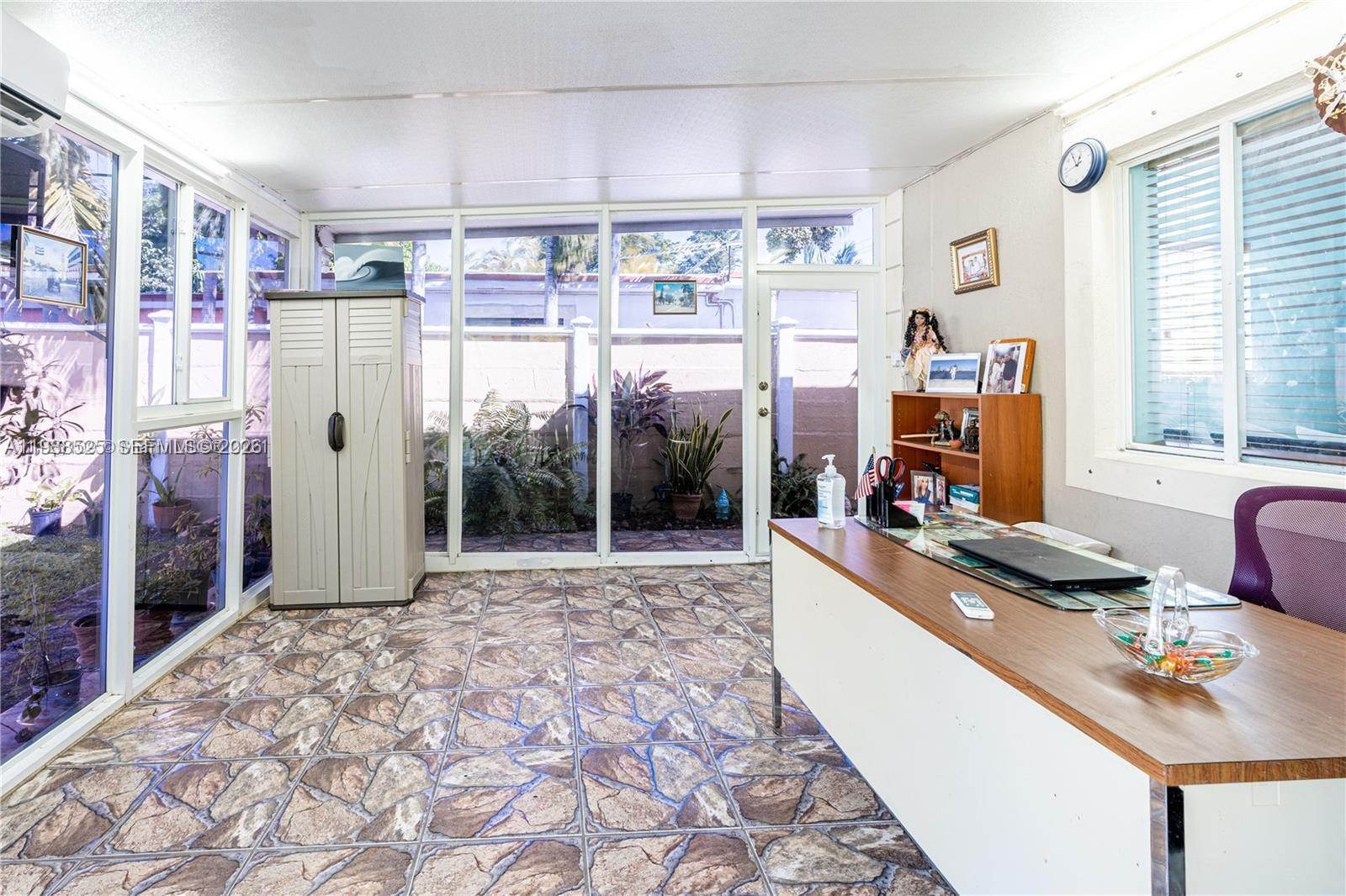 TAMIAMI ACRES PLAN 1 - Residential