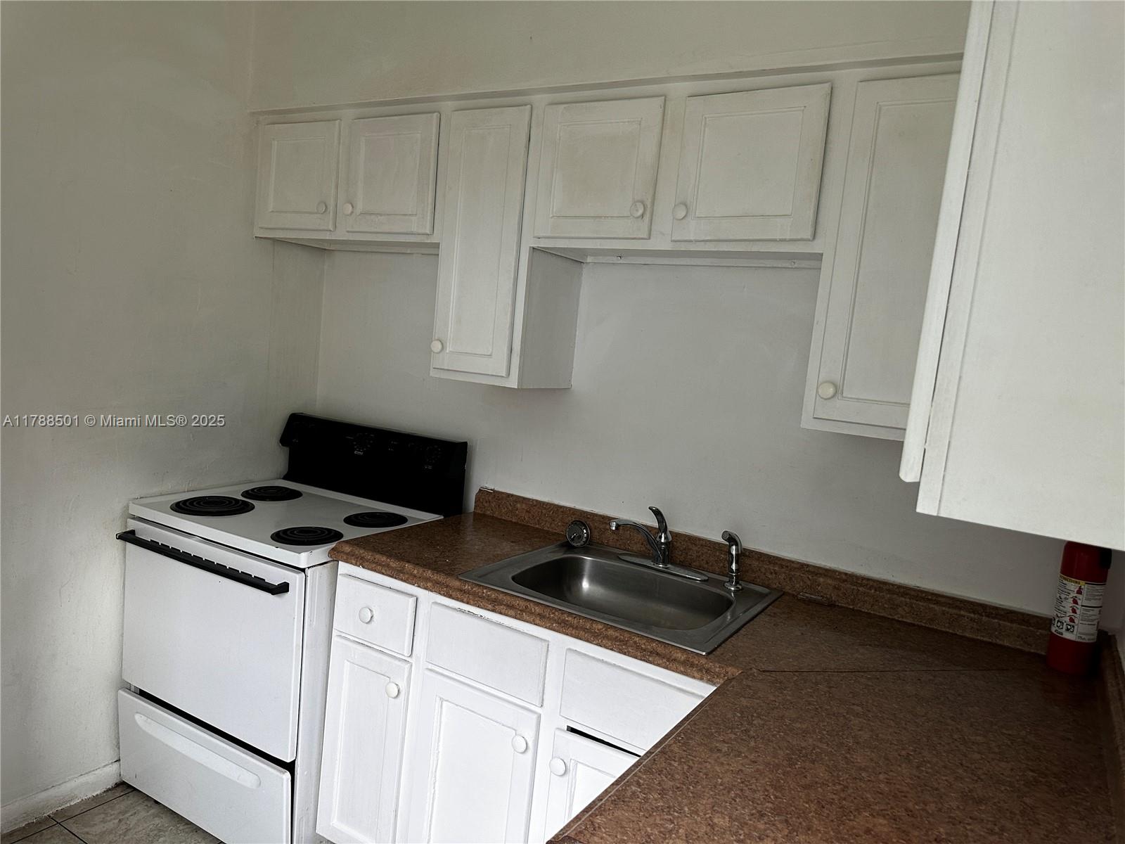 Rental Property at 148 Nw 40th Ct 4, Oakland Park, Miami-Dade County, Florida - Bedrooms: 2 
Bathrooms: 1  - $1,575 MO.