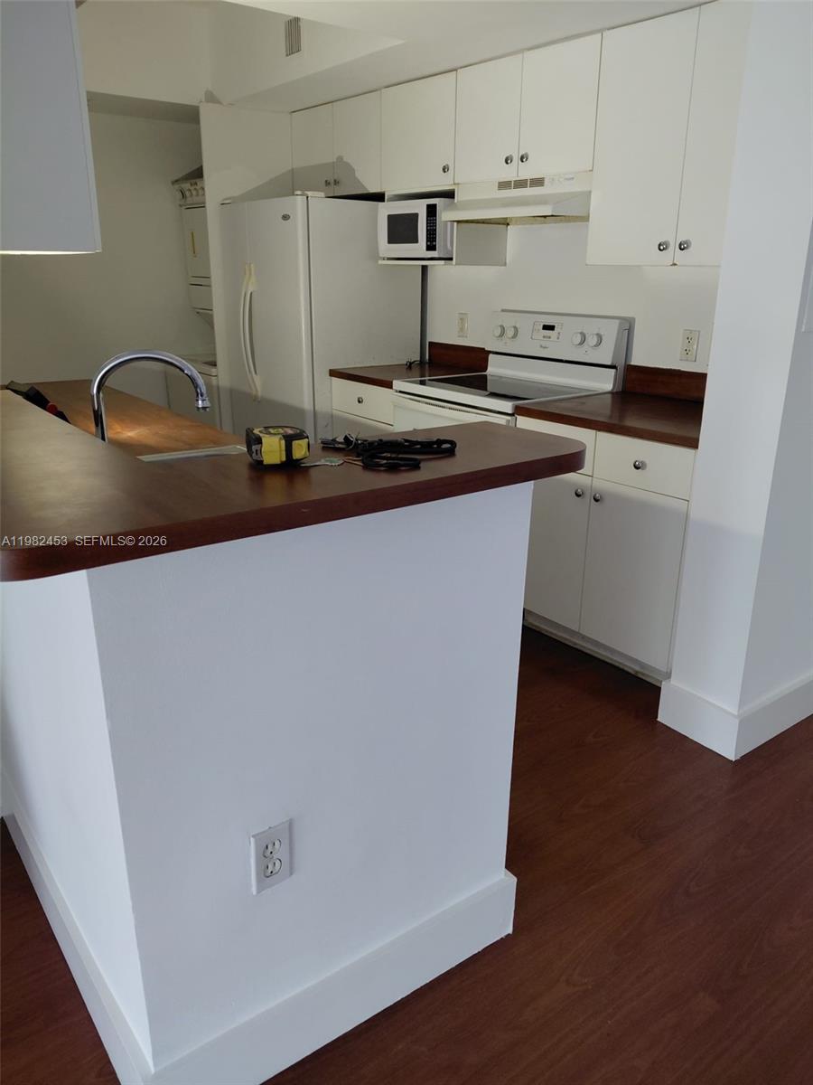 BLUE LAGOON CONDO - Residential Lease