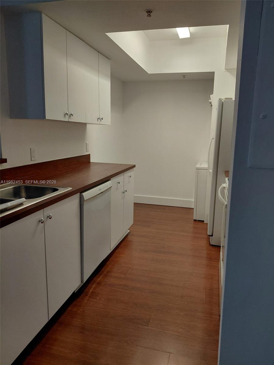 BLUE LAGOON CONDO - Residential Lease