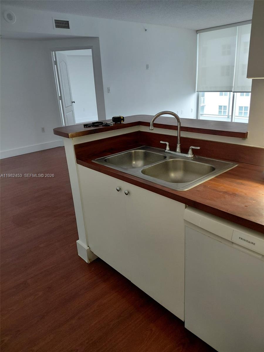 BLUE LAGOON CONDO - Residential Lease