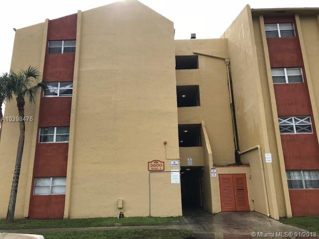 OFFERS WILL BE REVIEWED & RESPONDED WITHIN 3 BUSINESS DAYS saturday & sunday are not business Days / AMAZING PLACE FOR RENT GREAT UNIT 1 BED 1 BATH, WALKING CLOSETS BEAUTIFUL UNIT IN THIS QUIET AND GREAT LOCATED BULDING, CLOSE TO SHOPPINGS CENTERS MALLS AND EXCELLENTS SCHOOLS , READY TO MOVE IN!! MUST SEE!! EASY TO SHOW!! USE SHOWING ASSIST!! PLEASE SEND OFFERS BY EMAIL.