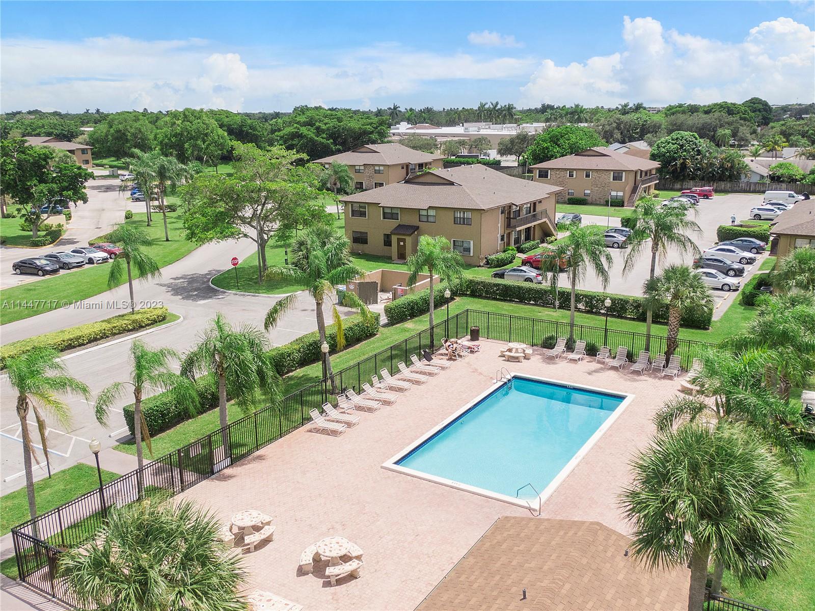 WINDING LAKE AT WELLEBY C - Residential