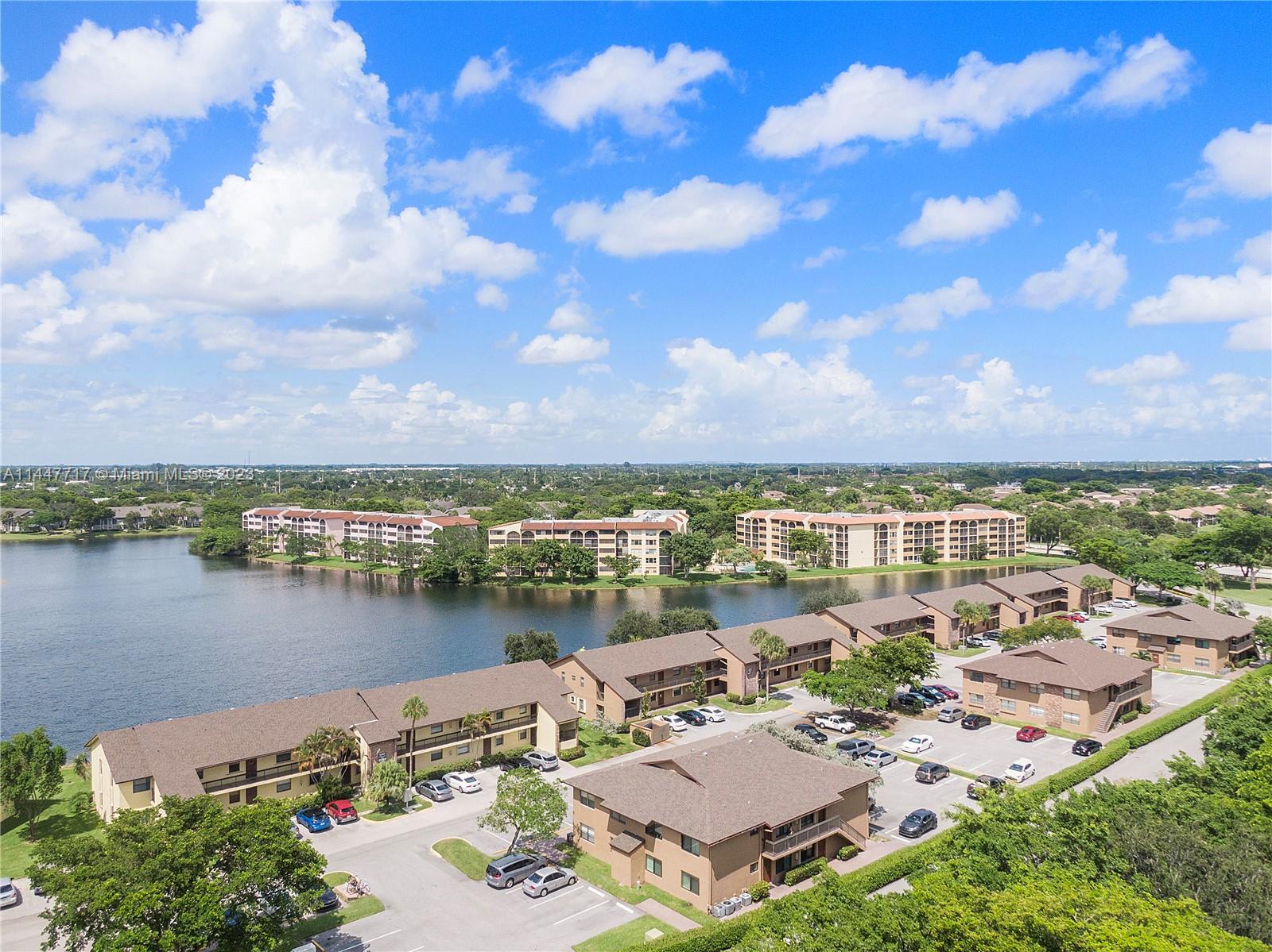 WINDING LAKE AT WELLEBY C - Residential