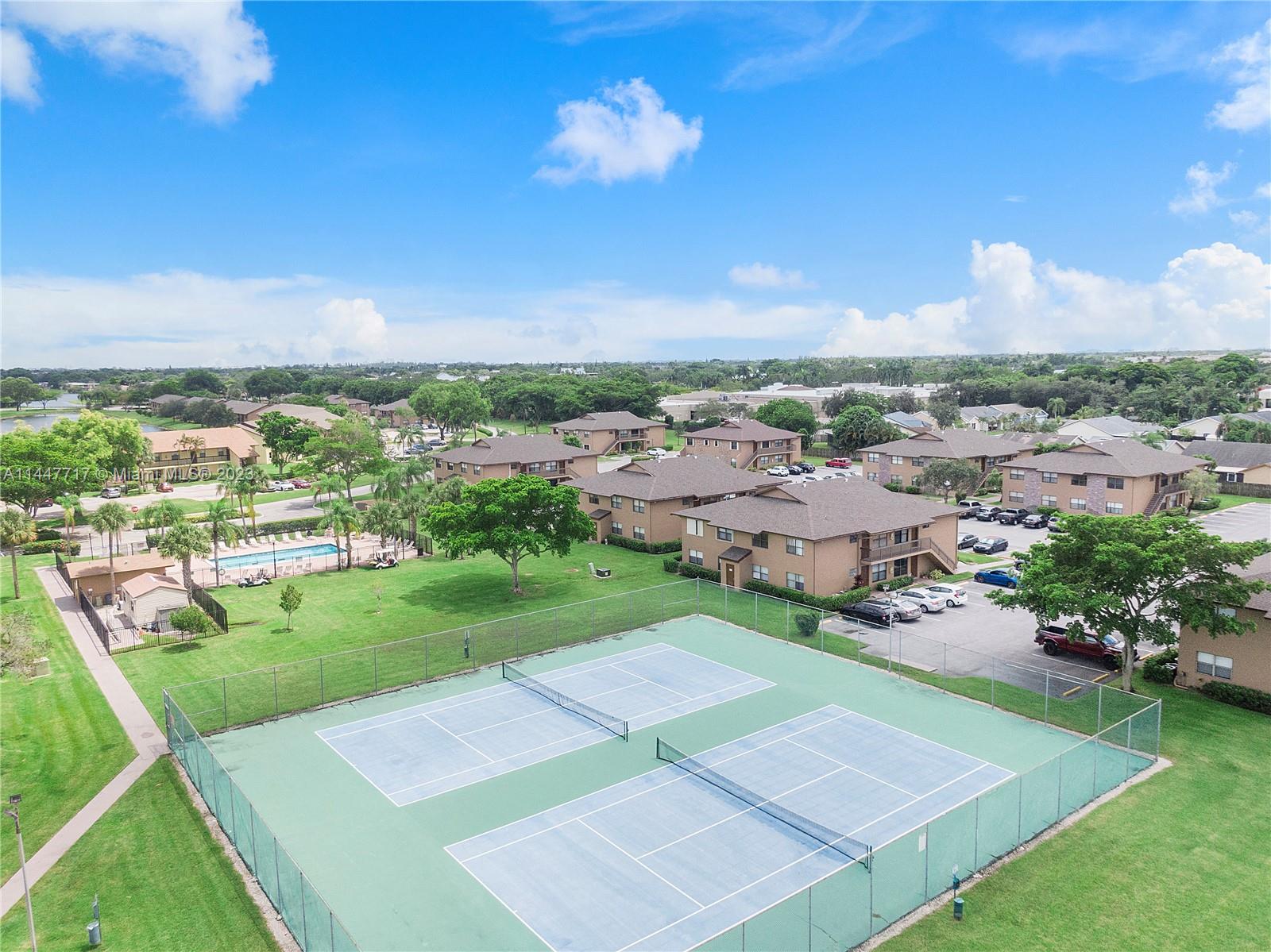 WINDING LAKE AT WELLEBY C - Residential