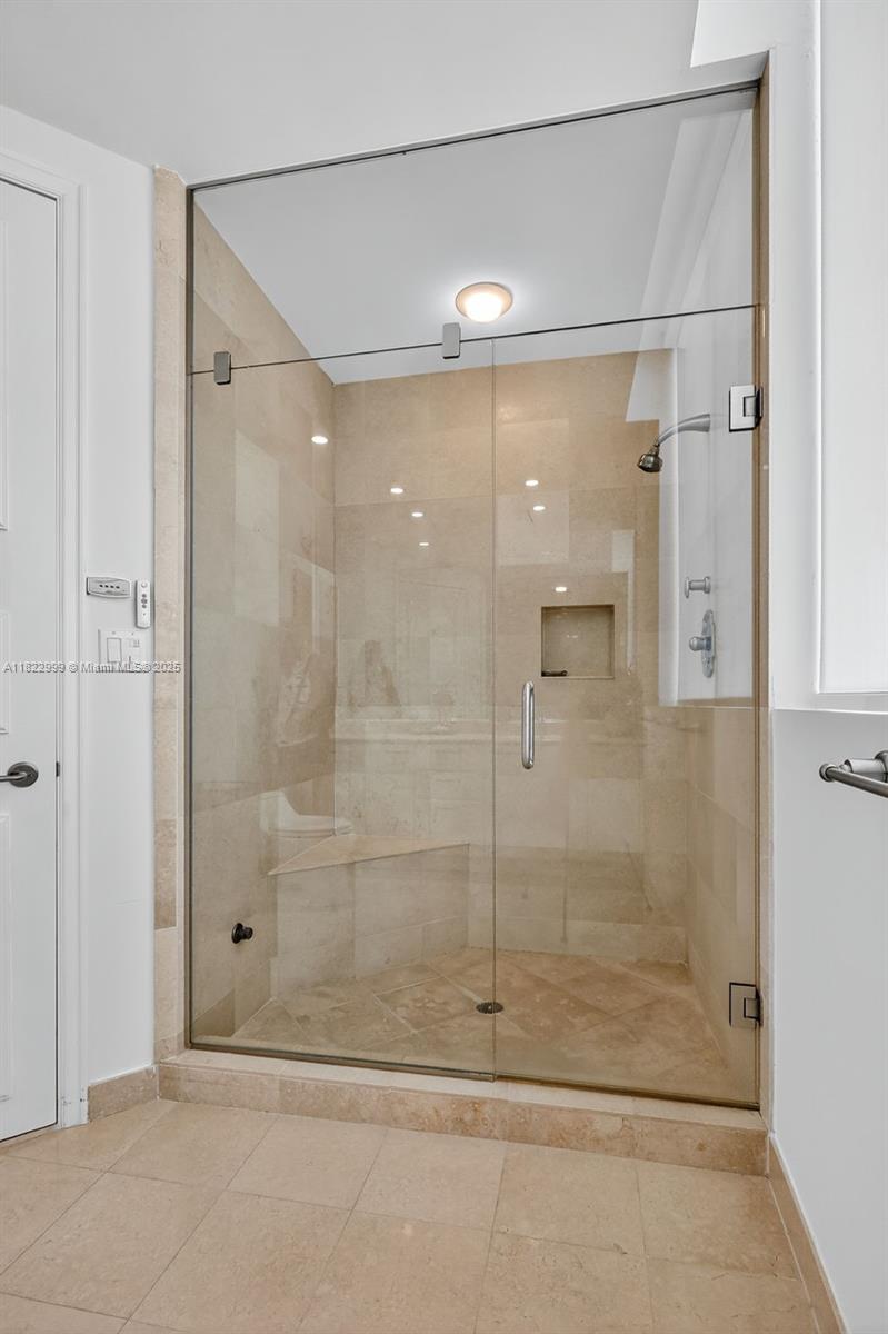 TOWERS OF PORTO VITA-NORT - Residential Lease