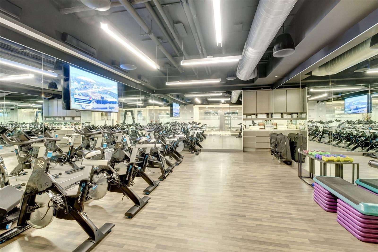 TOWERS OF PORTO VITA-NORT - Residential Lease