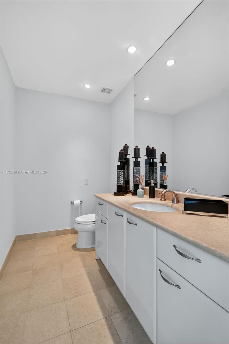 TOWERS OF PORTO VITA-NORT - Residential Lease