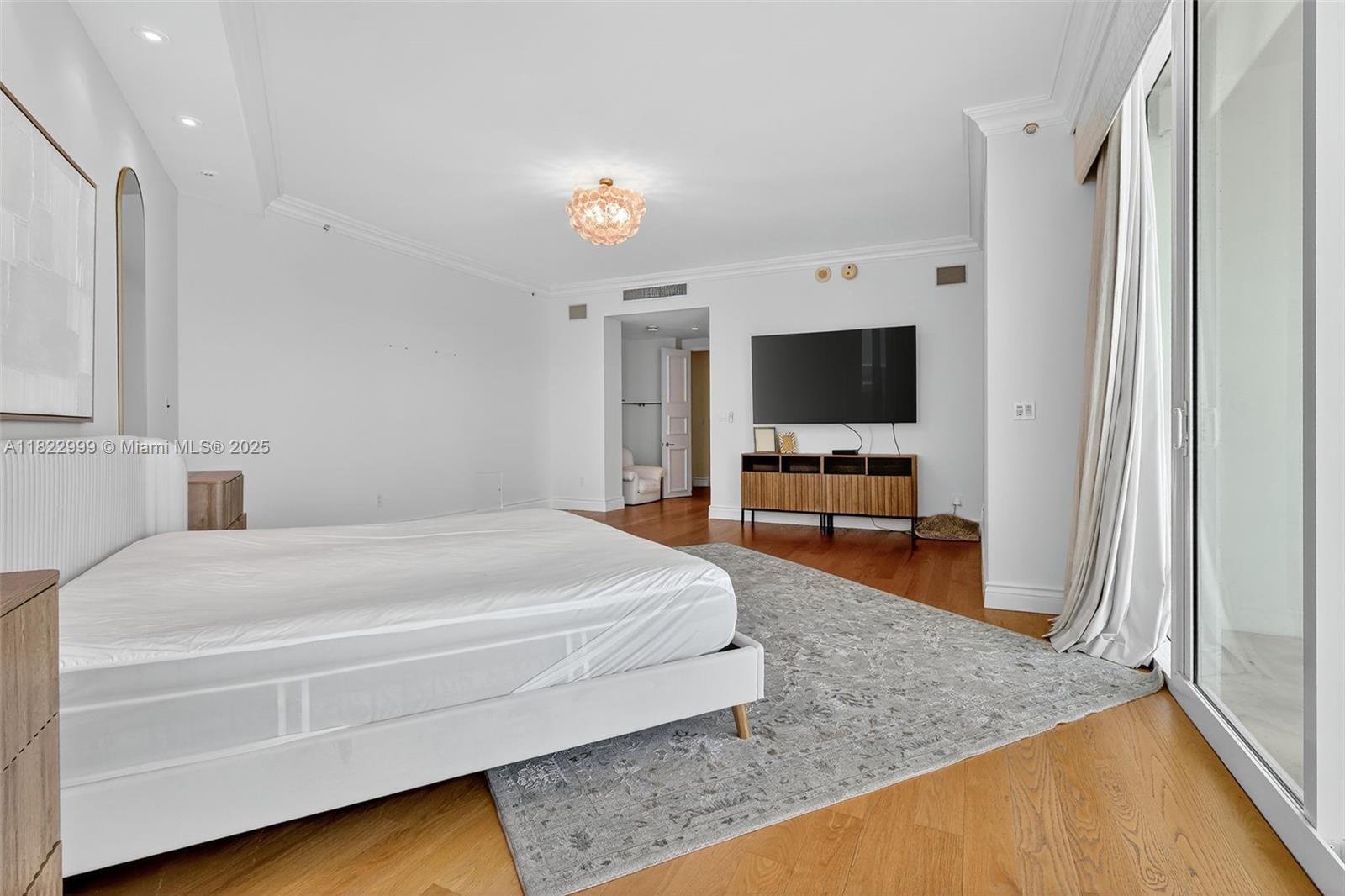 TOWERS OF PORTO VITA-NORT - Residential Lease