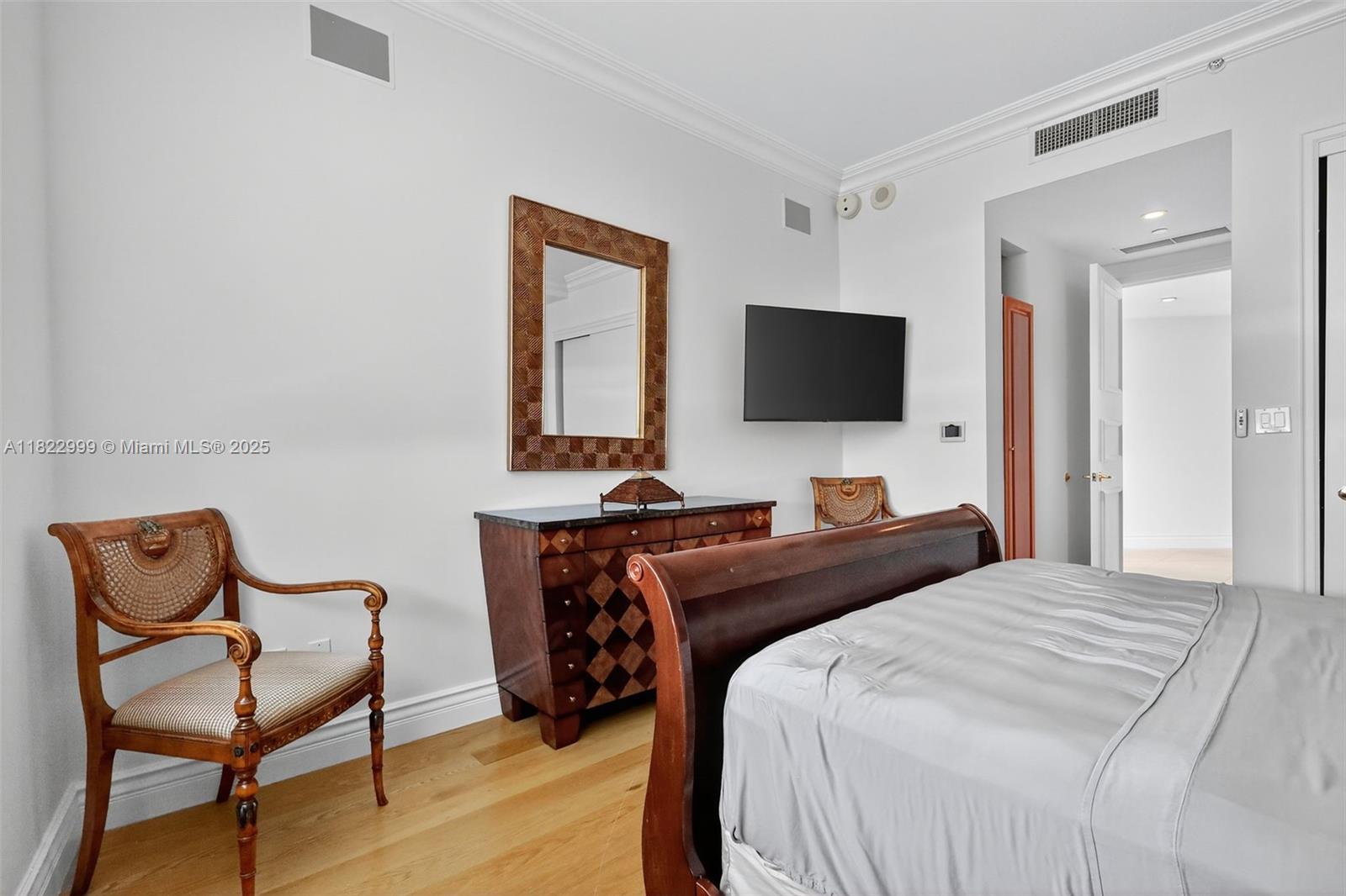 TOWERS OF PORTO VITA-NORT - Residential Lease