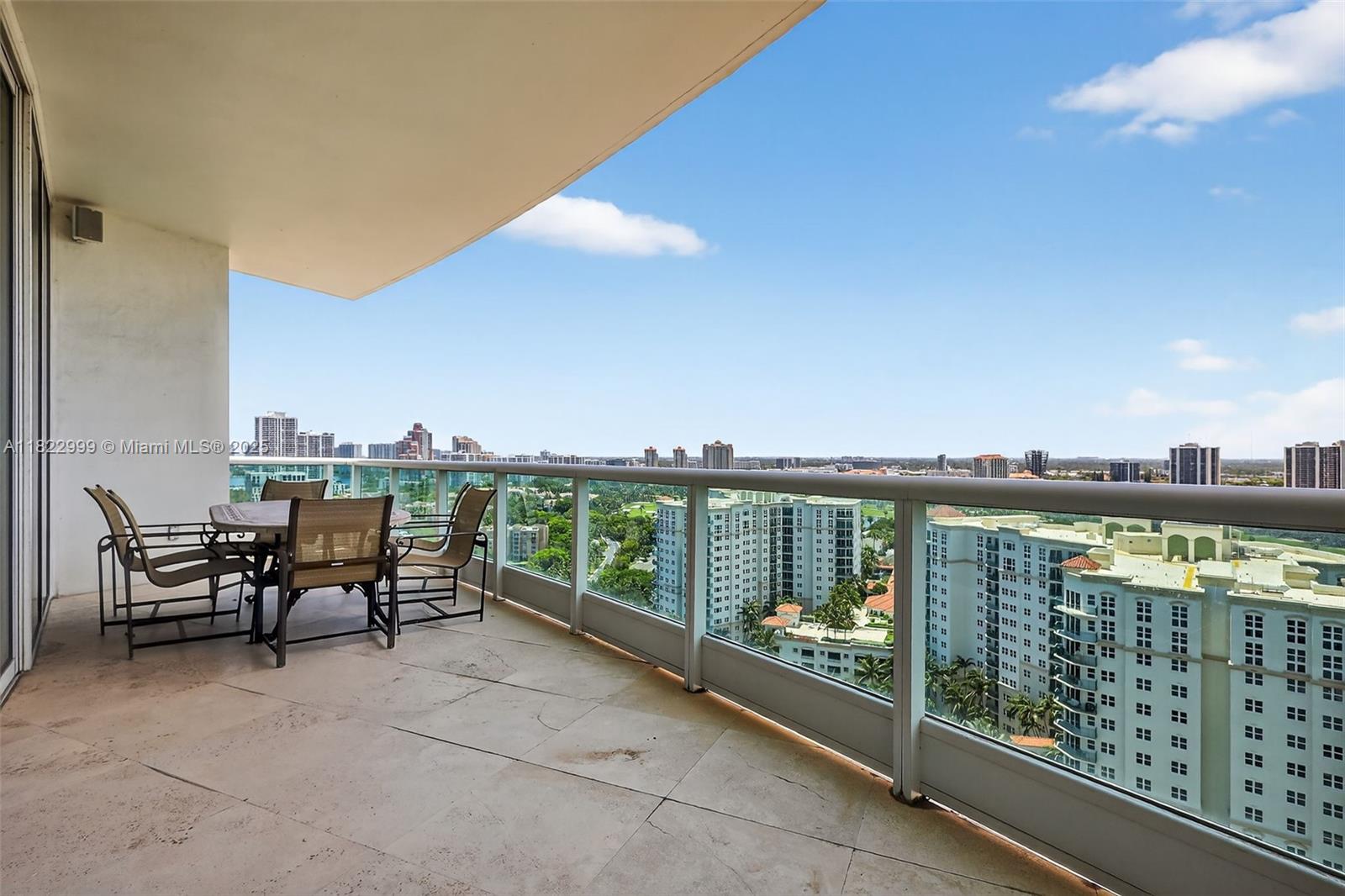 TOWERS OF PORTO VITA-NORT - Residential Lease