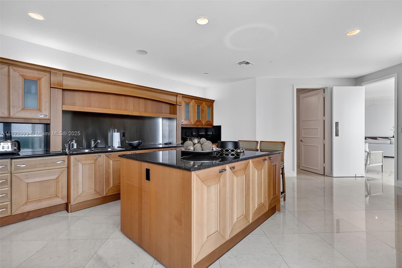 TOWERS OF PORTO VITA-NORT - Residential Lease