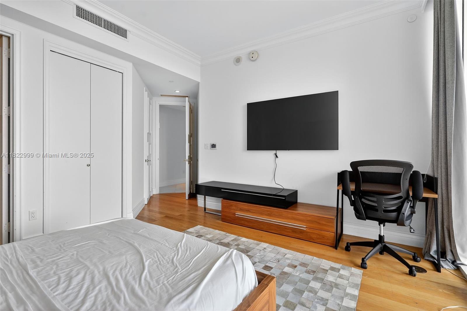 TOWERS OF PORTO VITA-NORT - Residential Lease