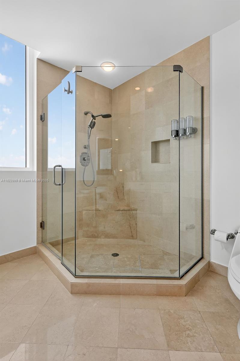 TOWERS OF PORTO VITA-NORT - Residential Lease