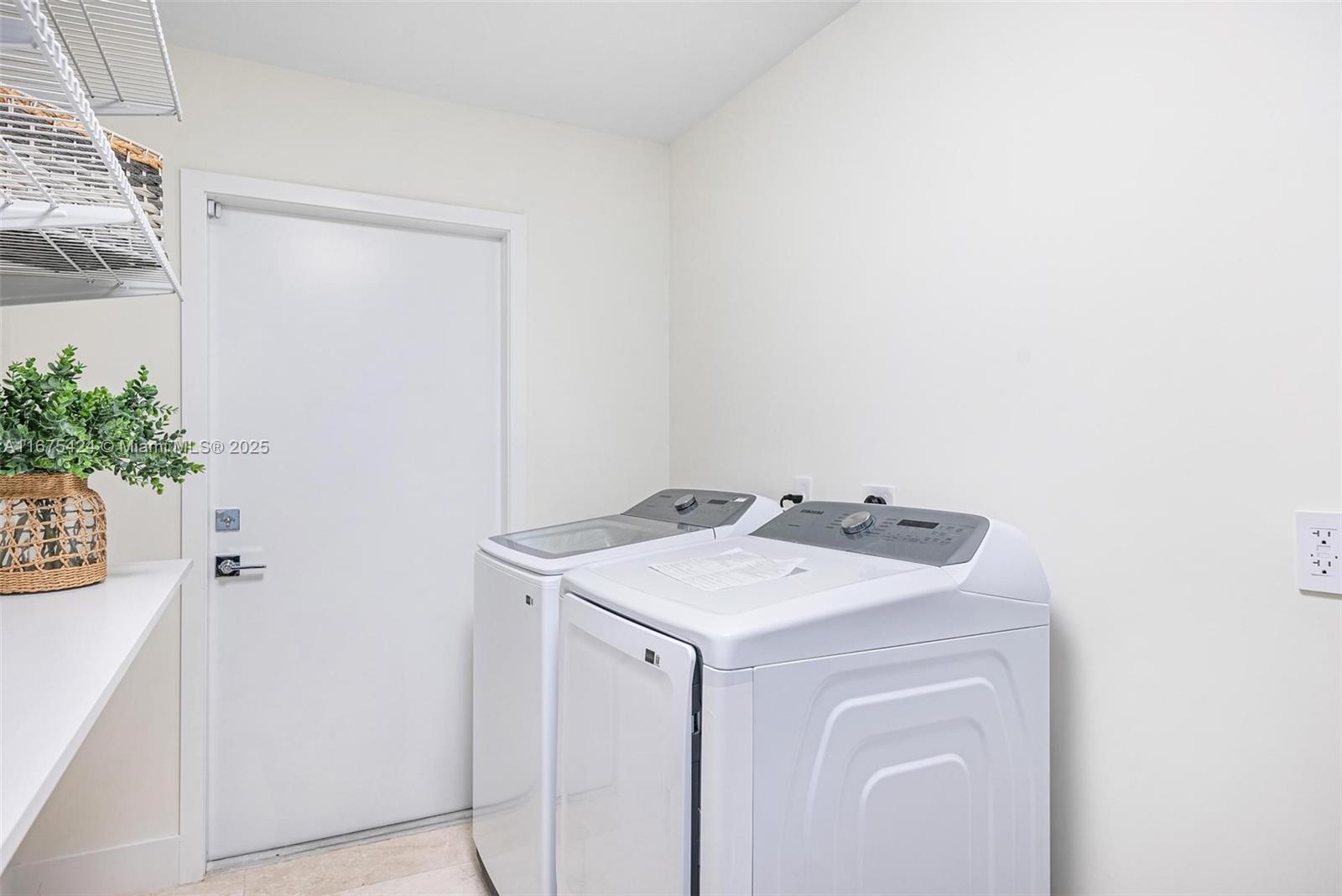 SUNILAND MANOR 1ST ADDN - Residential