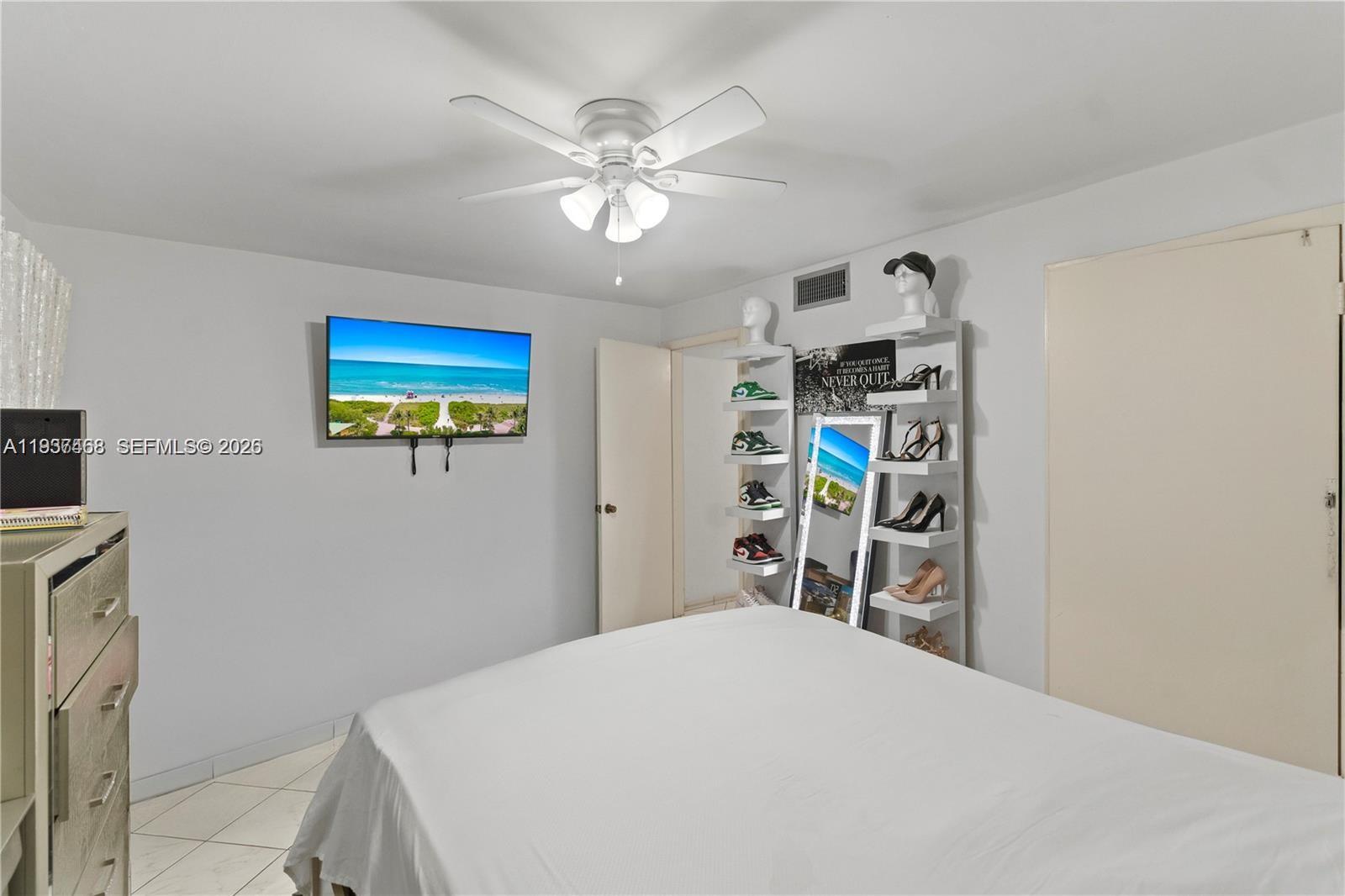 PALM-EAST GARDENS CONDO - Residential