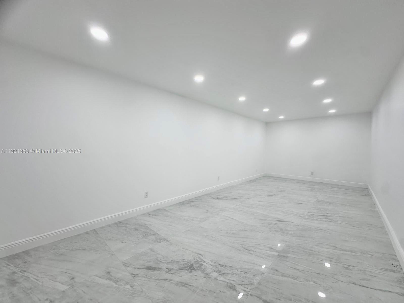 NOB HILL - Residential