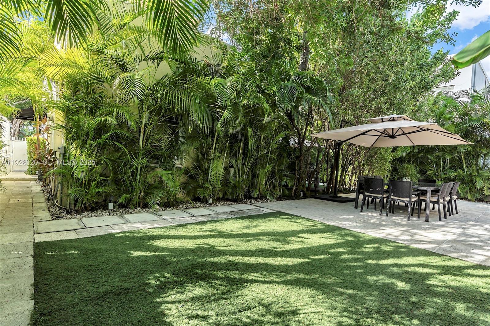 LENOX CONDO - Residential Income