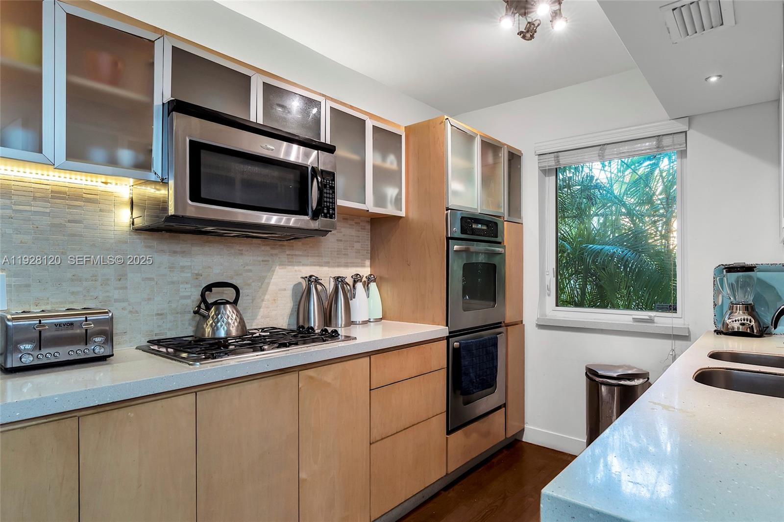 LENOX CONDO - Residential Income