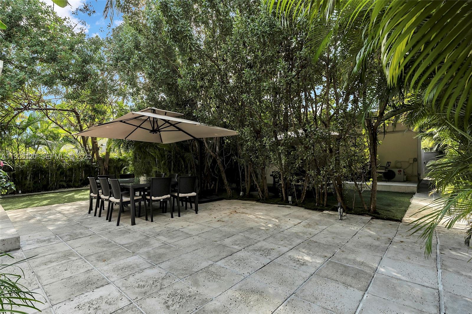 LENOX CONDO - Residential Income