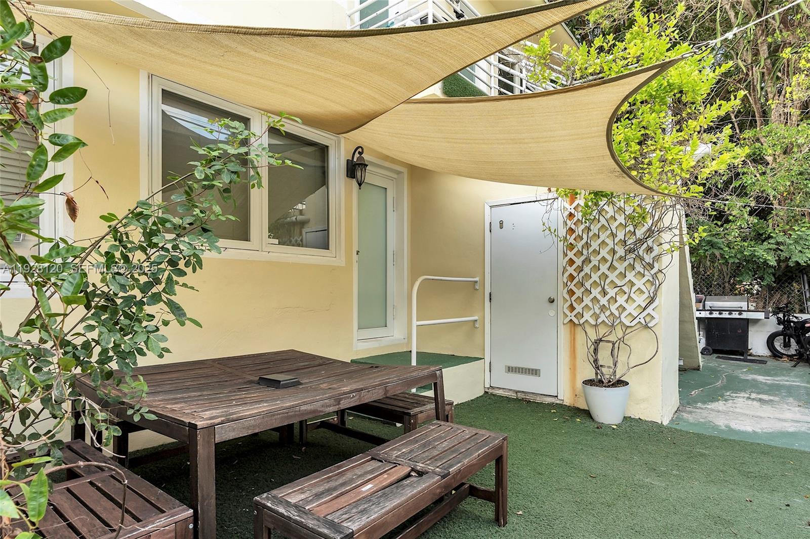 LENOX CONDO - Residential Income