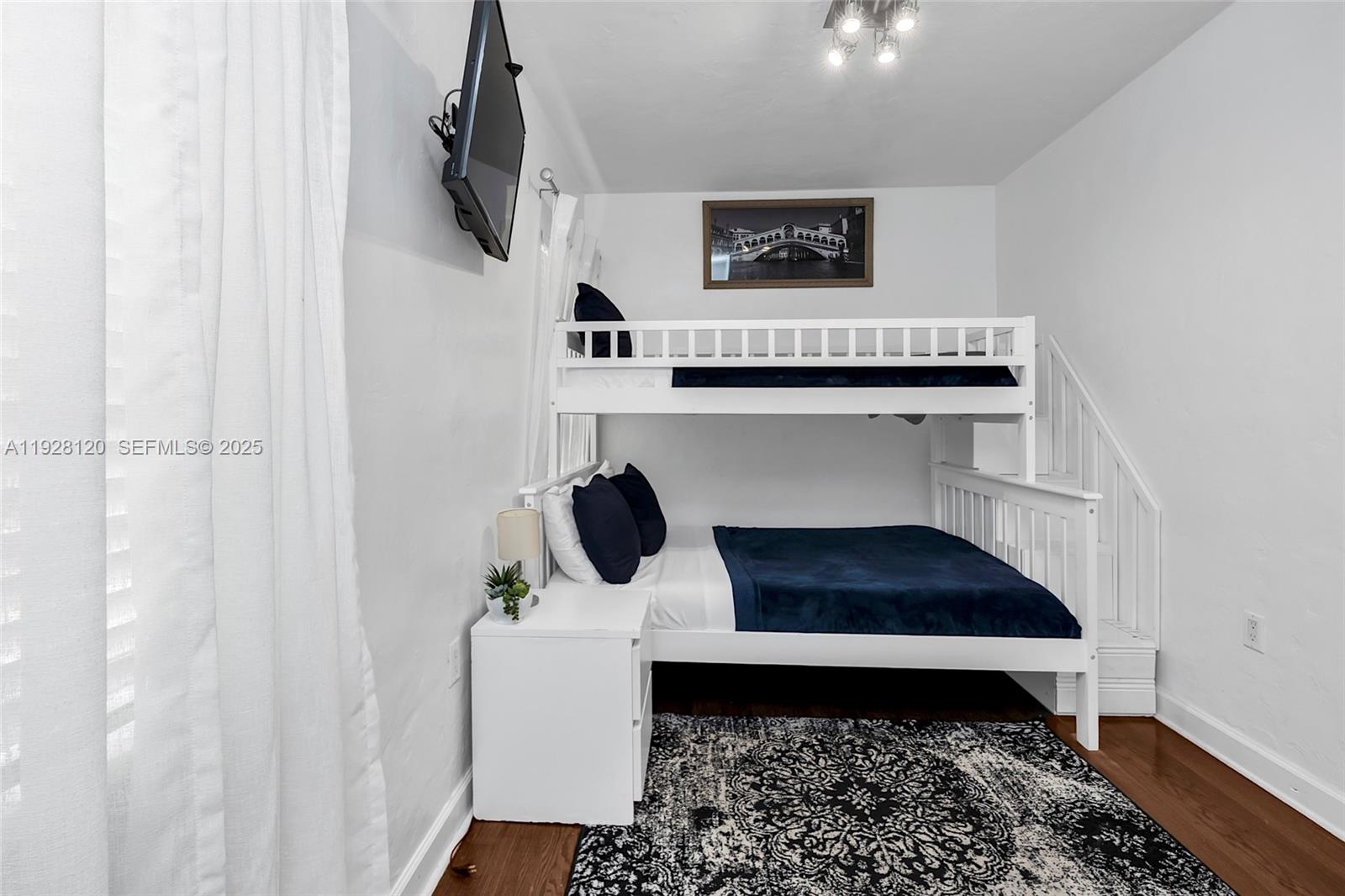 LENOX CONDO - Residential Income