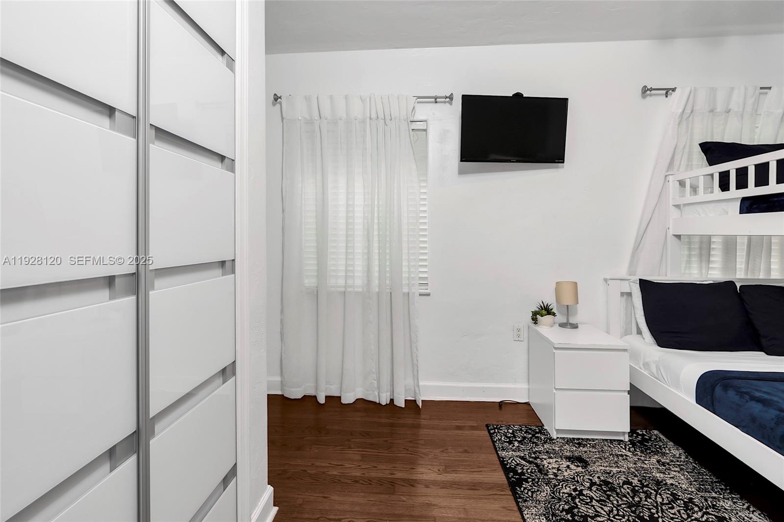 LENOX CONDO - Residential Income