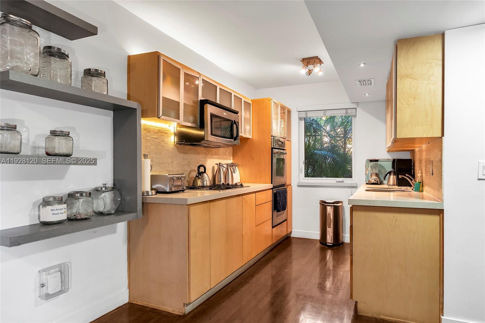 LENOX CONDO - Residential Income