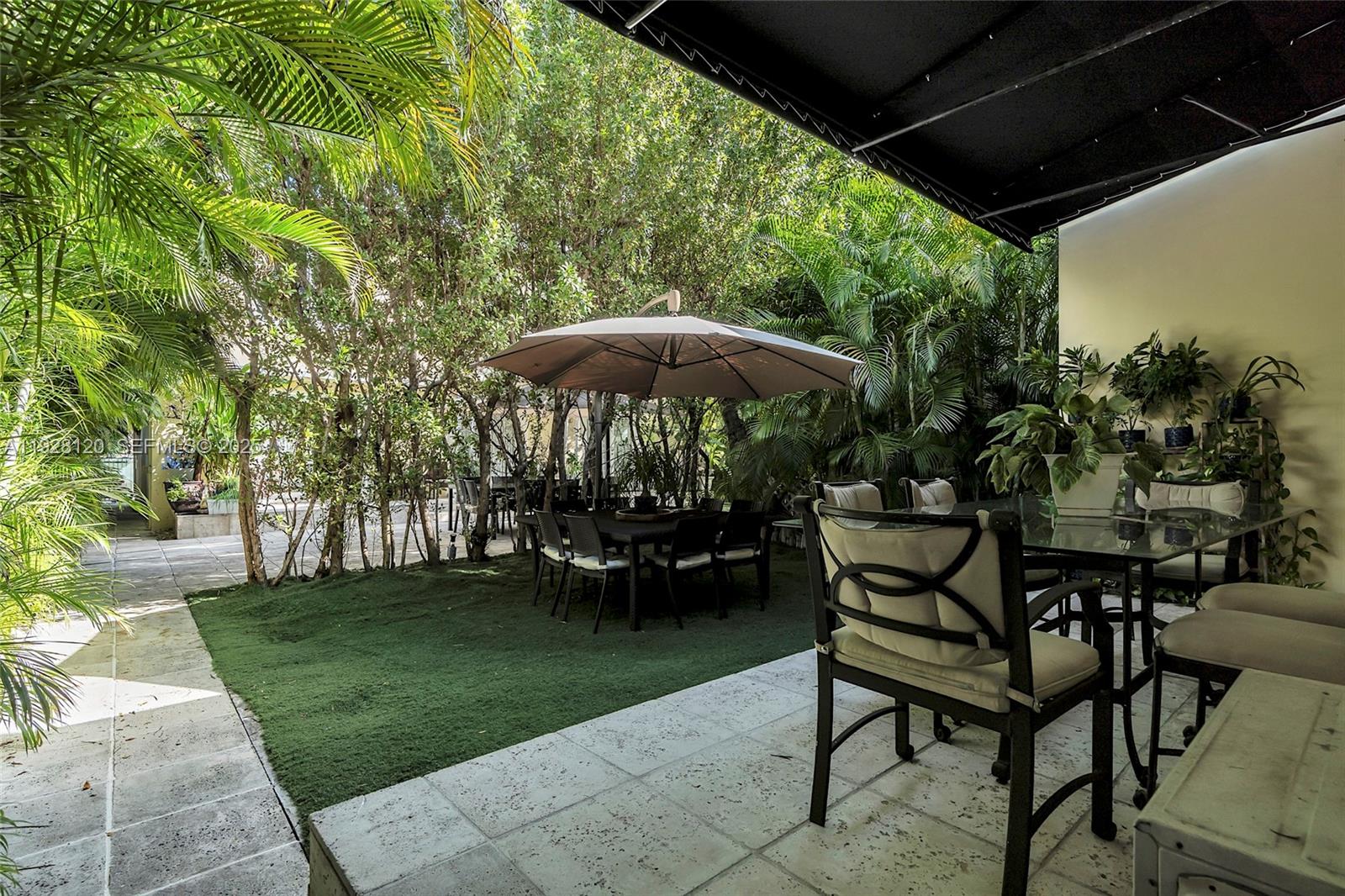 LENOX CONDO - Residential Income