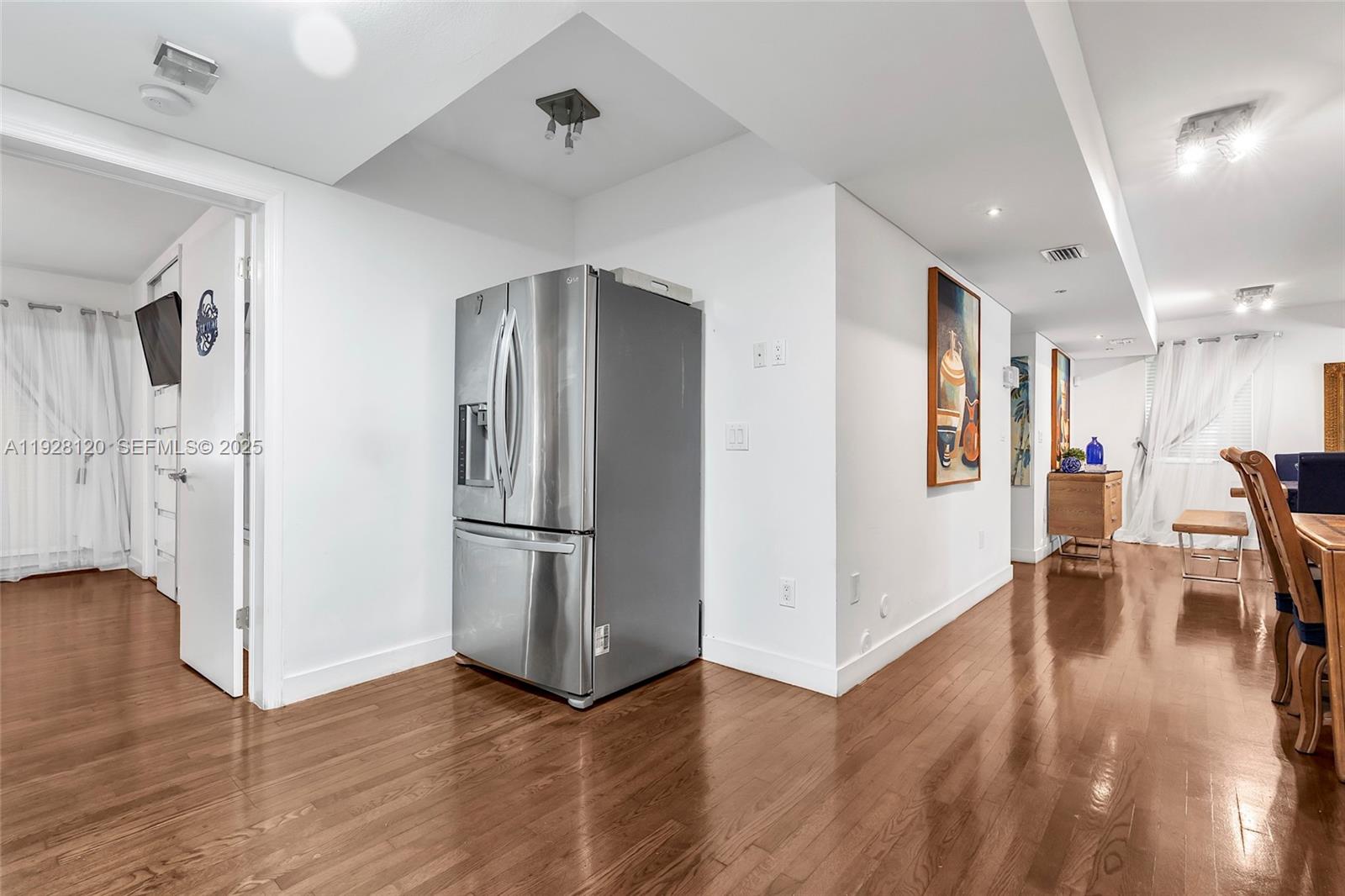 LENOX CONDO - Residential Income