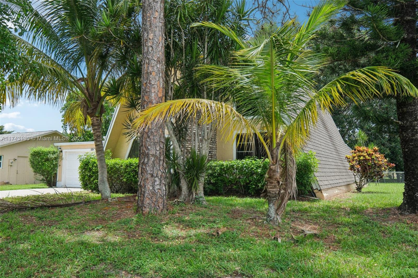 126 Barcelona Dr