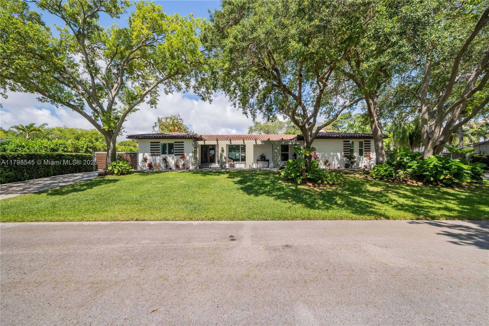 Property for Sale at 17514 Sw 82nd Ct, Palmetto Bay, Miami-Dade County, Florida - Bedrooms: 4 
Bathrooms: 3  - $1,450,000