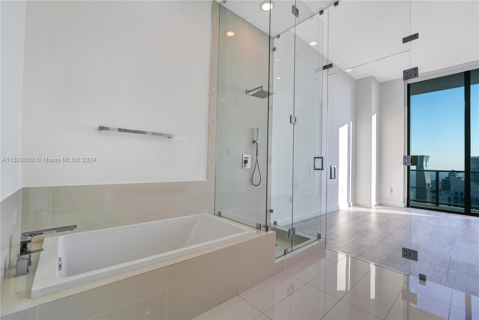 BRICKELL HEIGHTS EAST - Residential