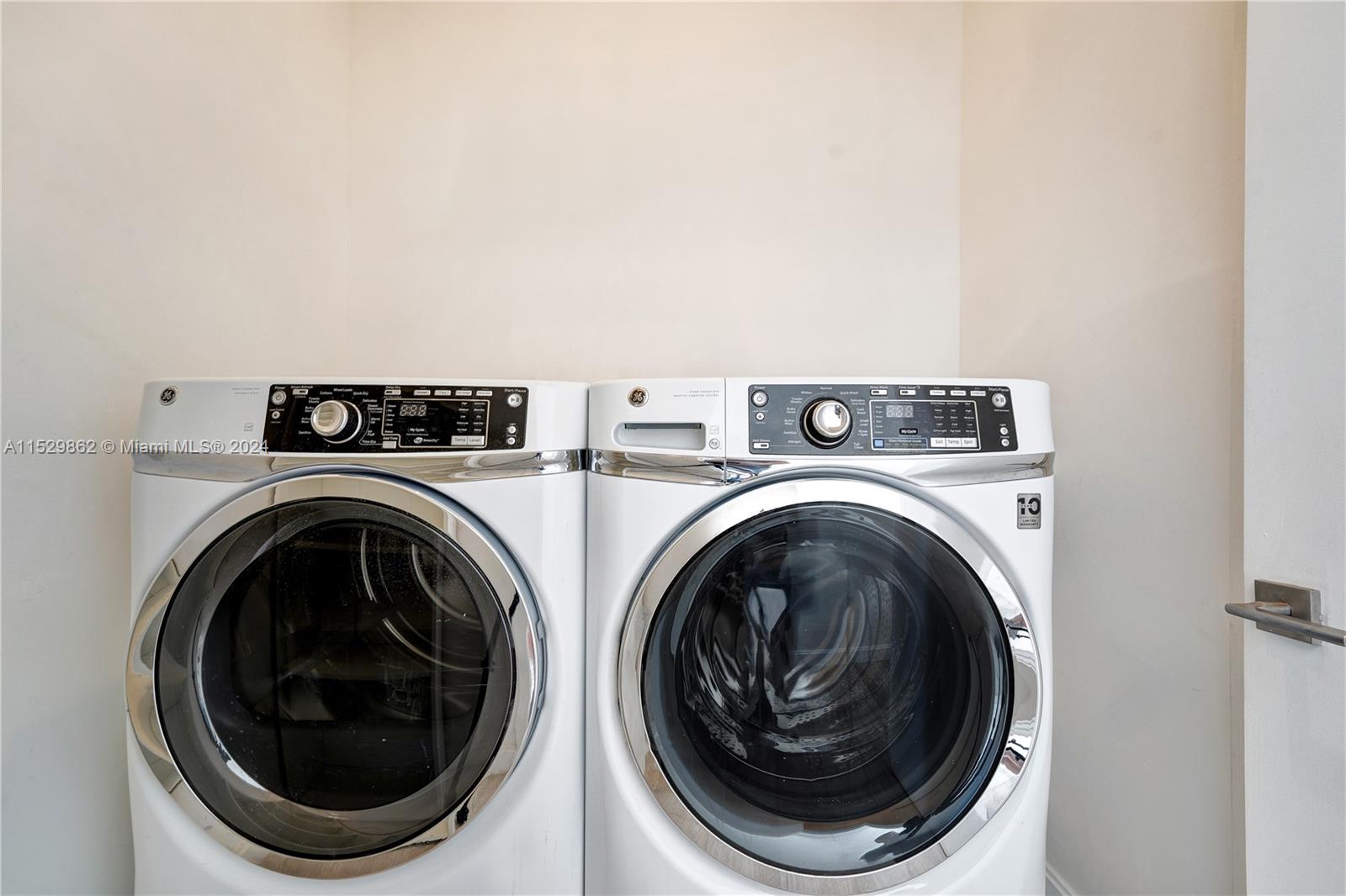 BRICKELL HEIGHTS EAST - Residential