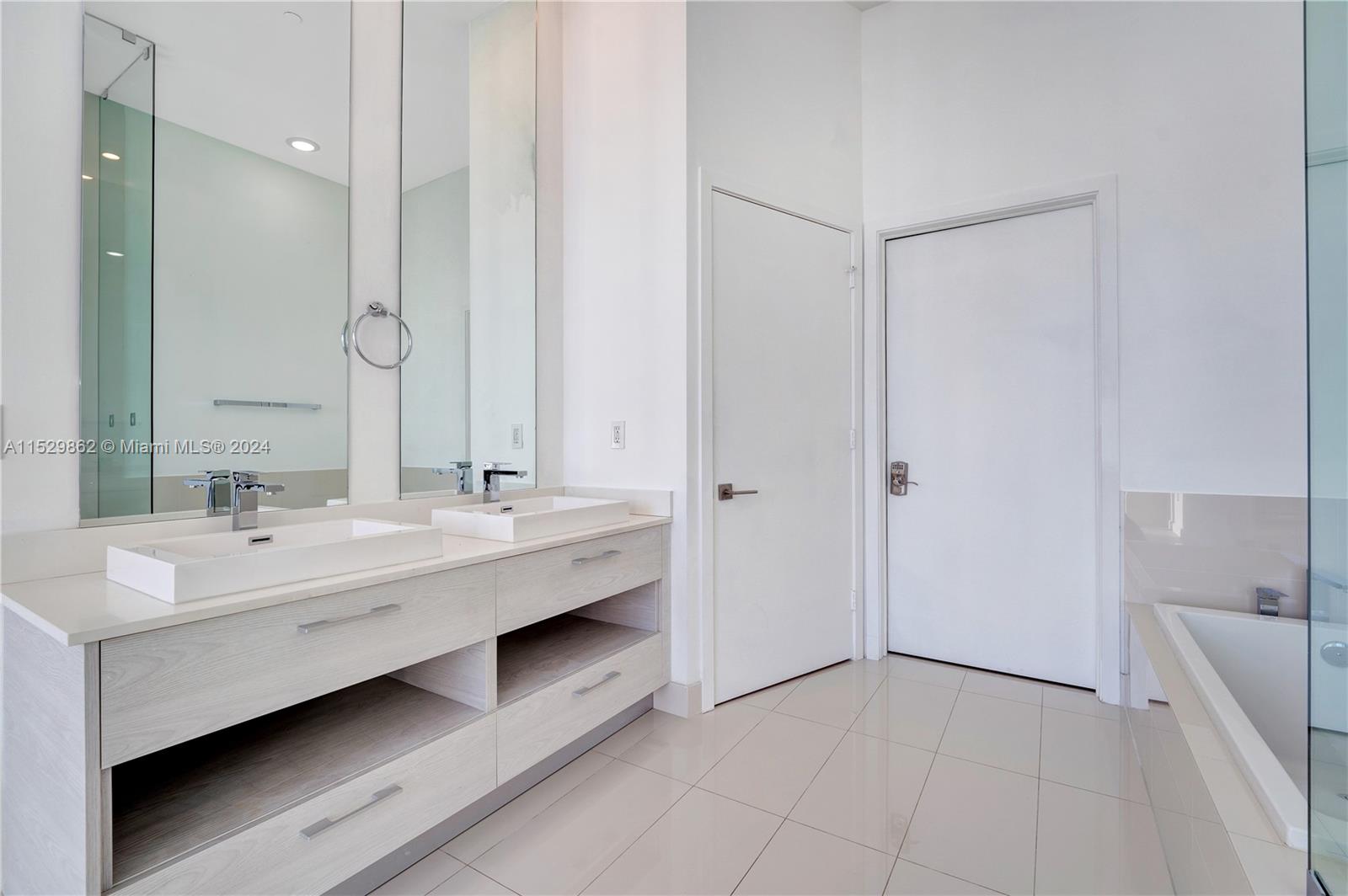 BRICKELL HEIGHTS EAST - Residential