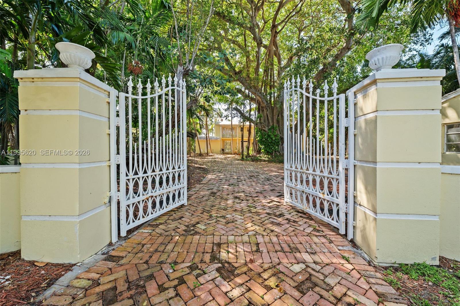 BAL HARBOUR RESIDENTIAL S - Land