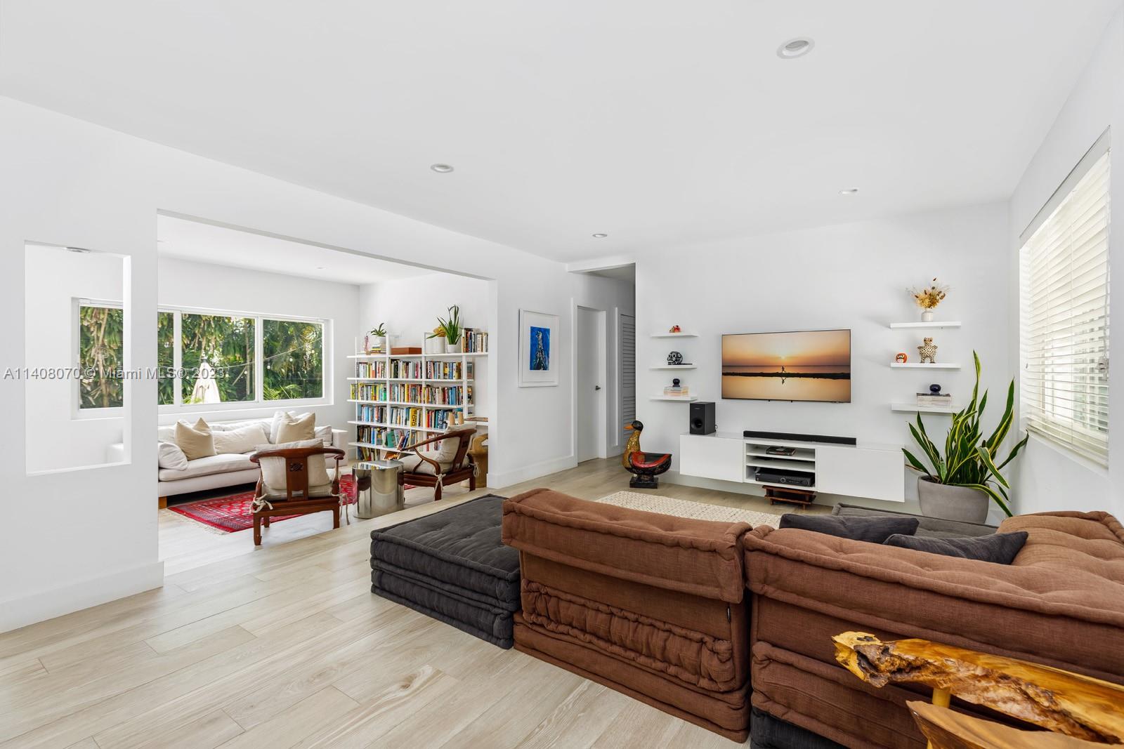 CORAL GABLES RIVIERA SEC - Residential