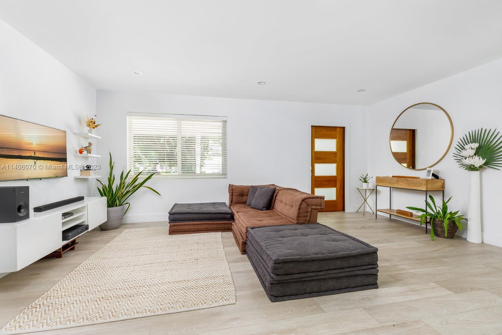 CORAL GABLES RIVIERA SEC - Residential