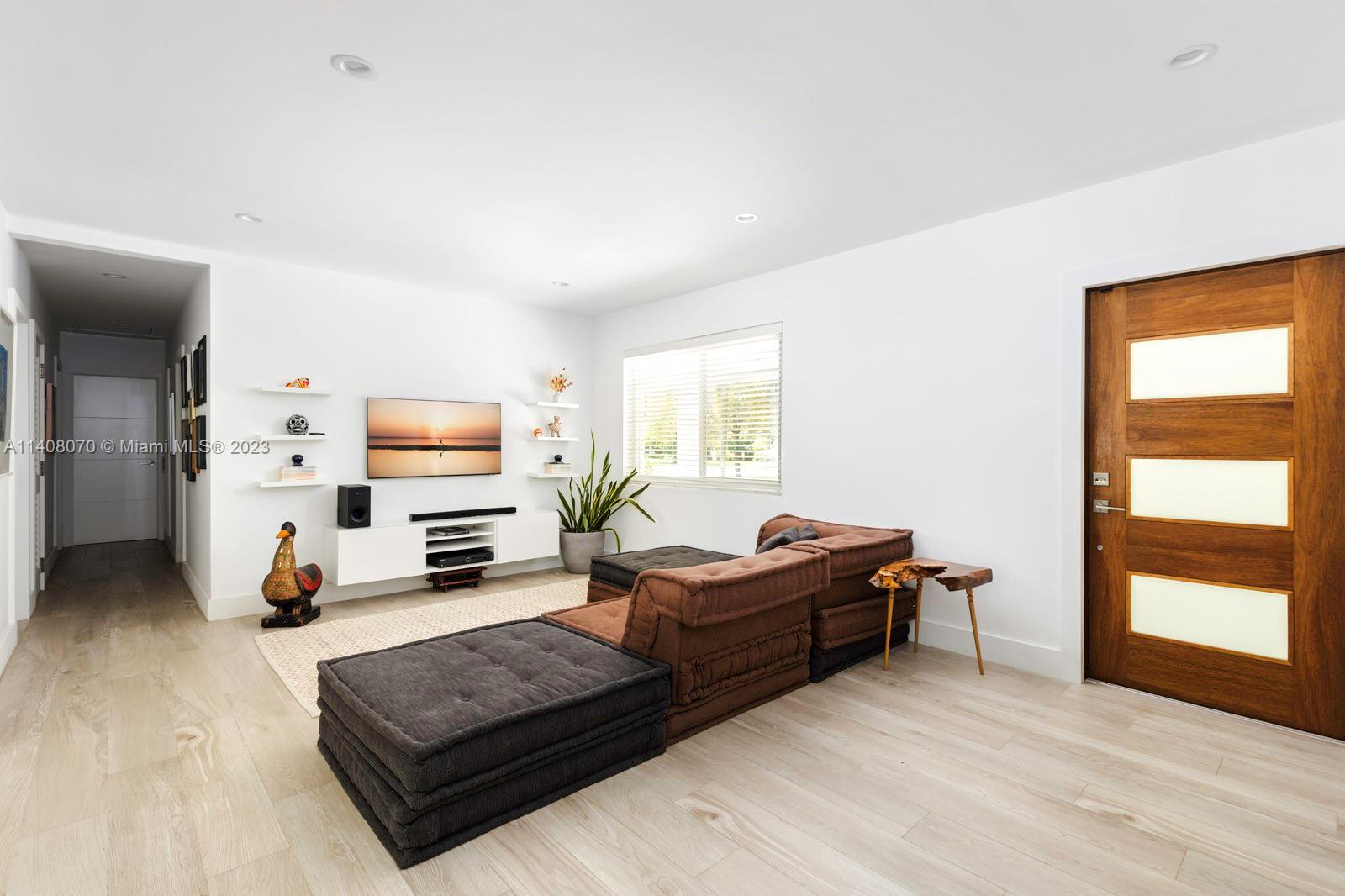 CORAL GABLES RIVIERA SEC - Residential