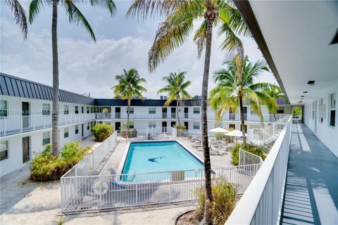Condominium in Fort Lauderdale FL 1470 Dixie Hwy 24.jpg