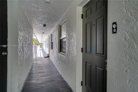 Condominium in Fort Lauderdale FL 1470 Dixie Hwy 7.jpg