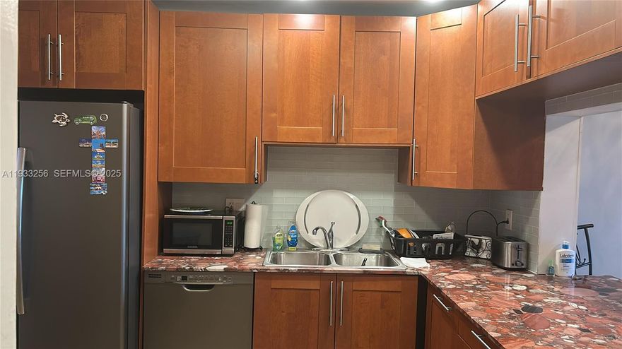 Very nice furnished unit for rent!