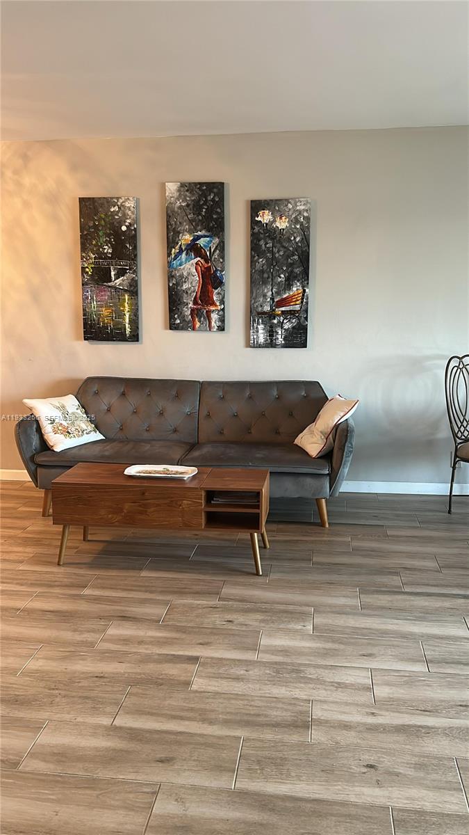 FIRST GULFSTREAM GARDEN - Residential Lease