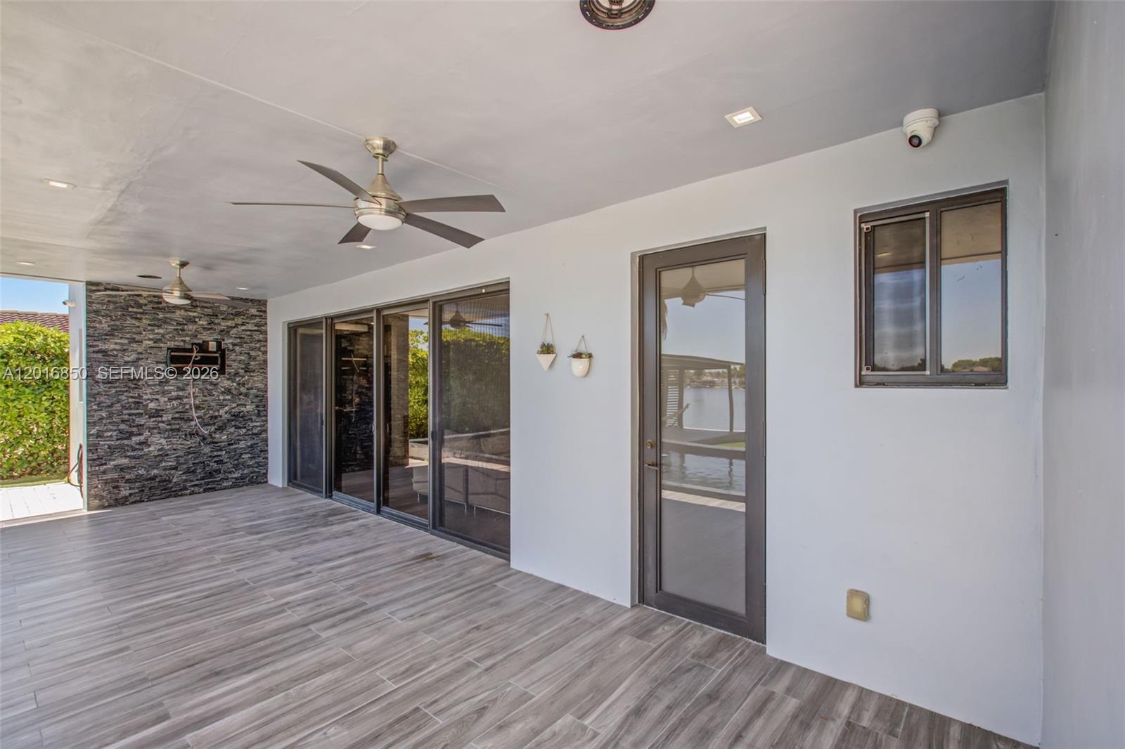 PALM SPRINGS NORTH SEC R - Residential