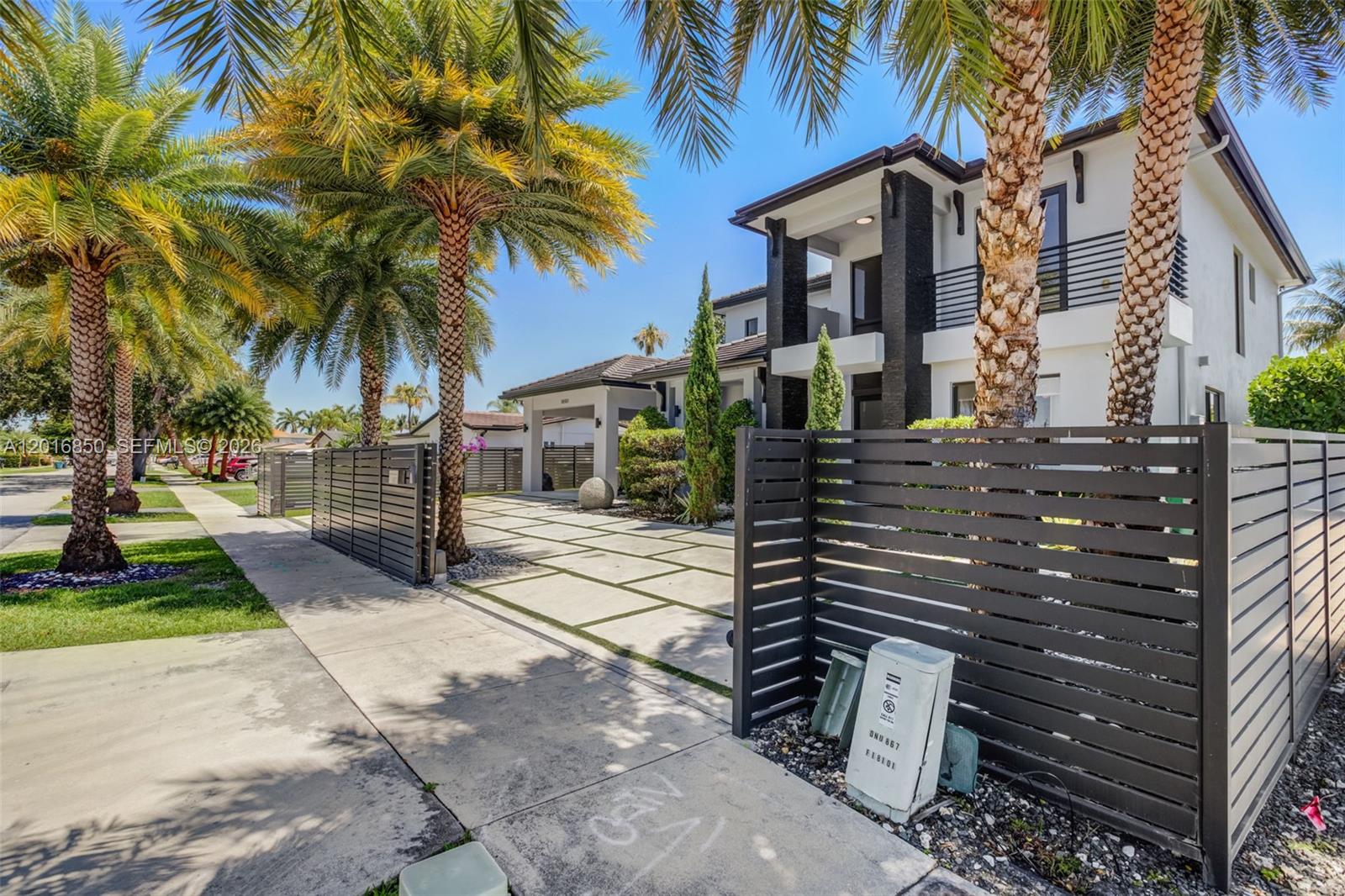 PALM SPRINGS NORTH SEC R - Residential