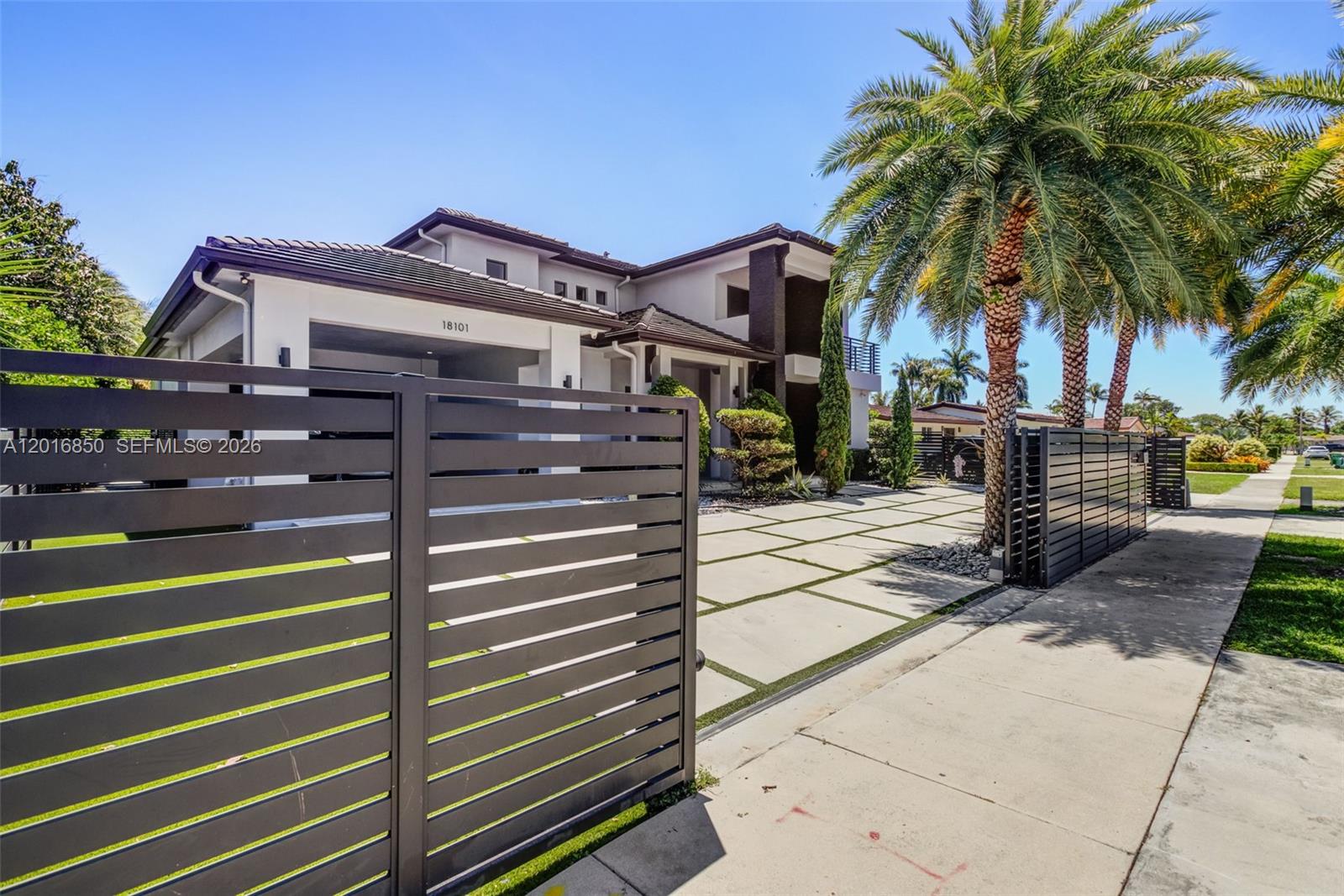 PALM SPRINGS NORTH SEC R - Residential