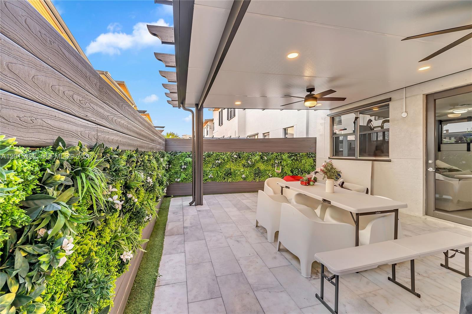 GRAND BAY SOUTH TOWNHOMES - Residential