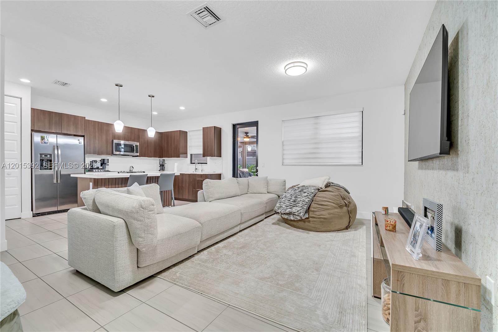 GRAND BAY SOUTH TOWNHOMES - Residential